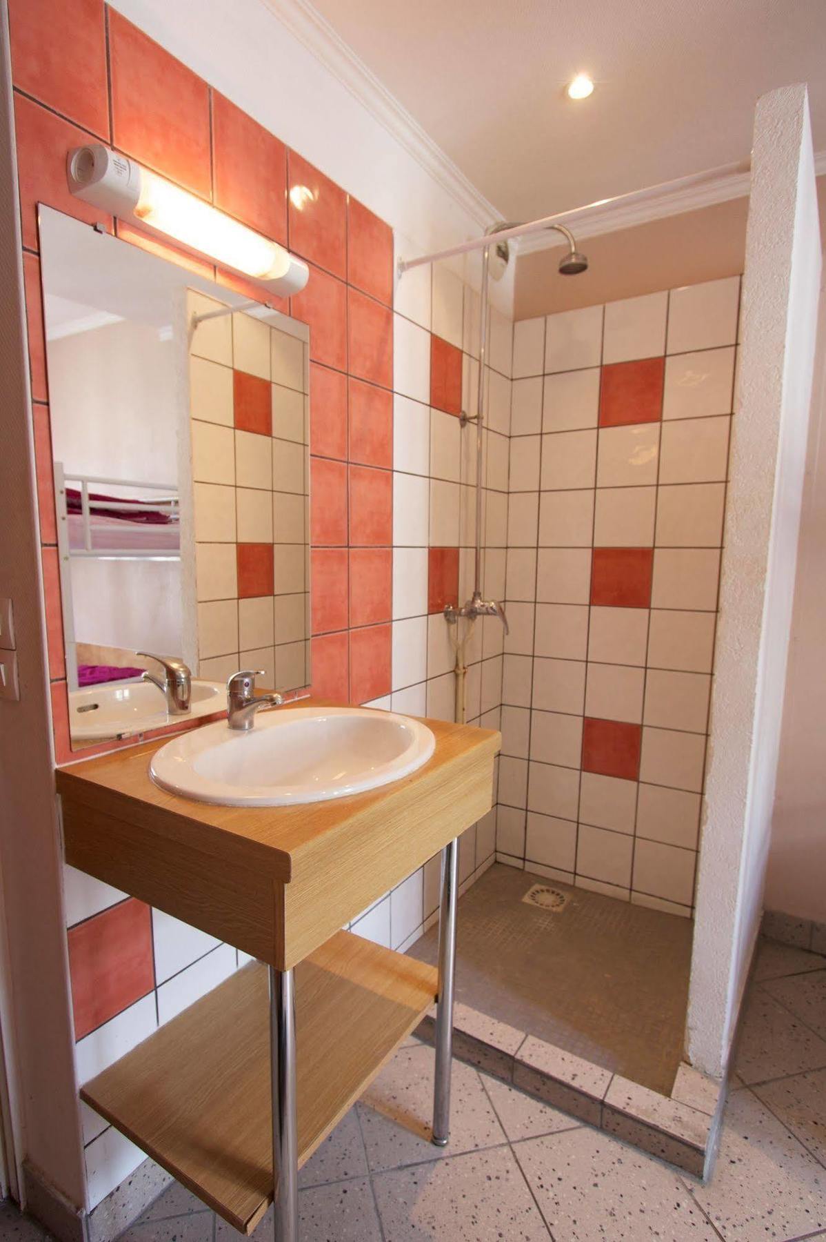 Auberge Internationale Des Jeunes Париж Екстериор снимка